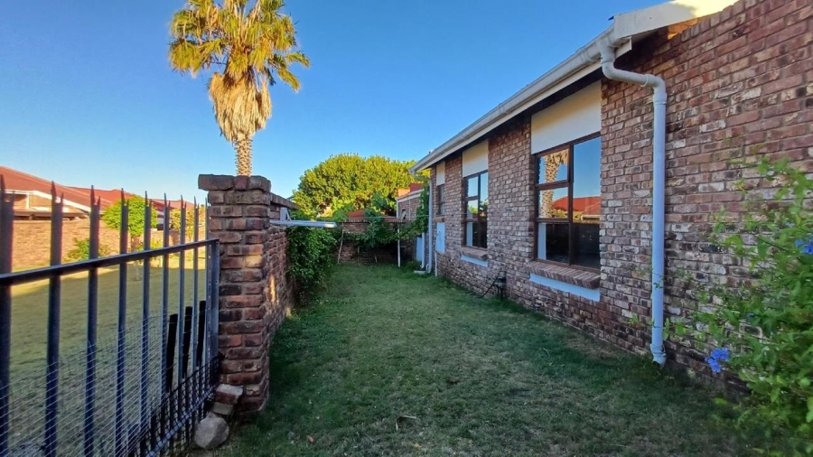 3 Bedroom Property for Sale in Hartenbos Central Western Cape